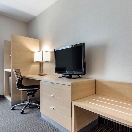 Quality Inn & Suites Oakville Pokój zdjęcie