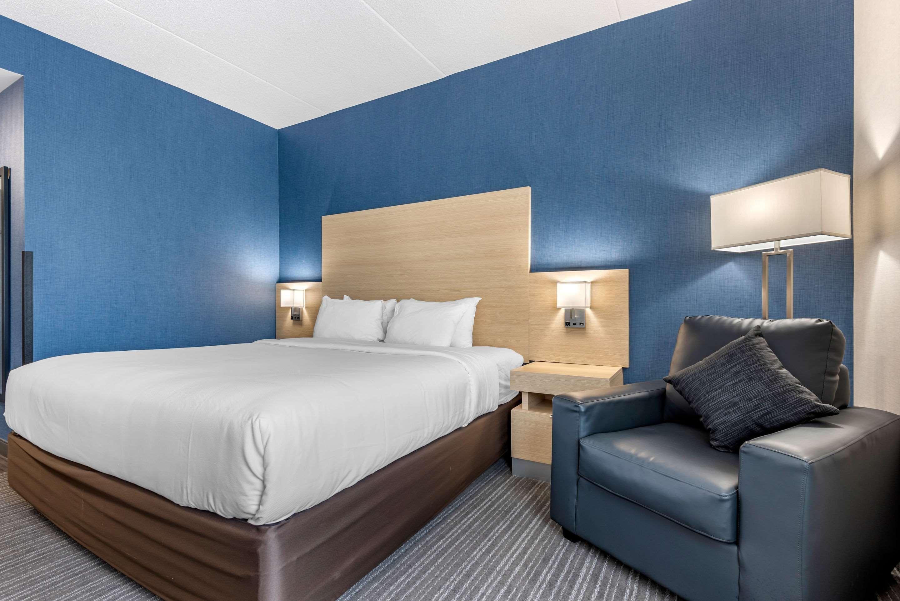 Quality Inn & Suites Oakville Zewnętrze zdjęcie