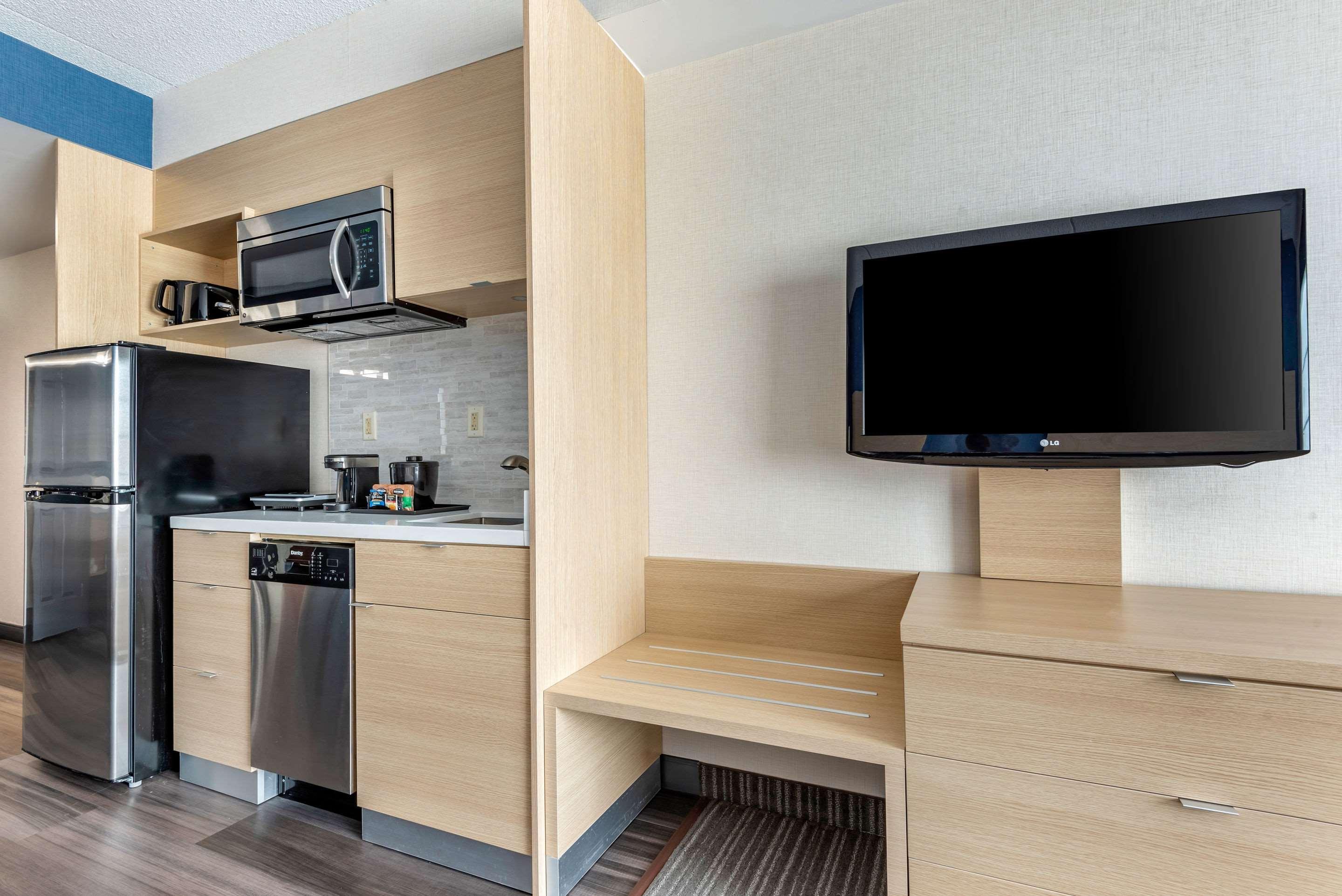 Quality Inn & Suites Oakville Zewnętrze zdjęcie