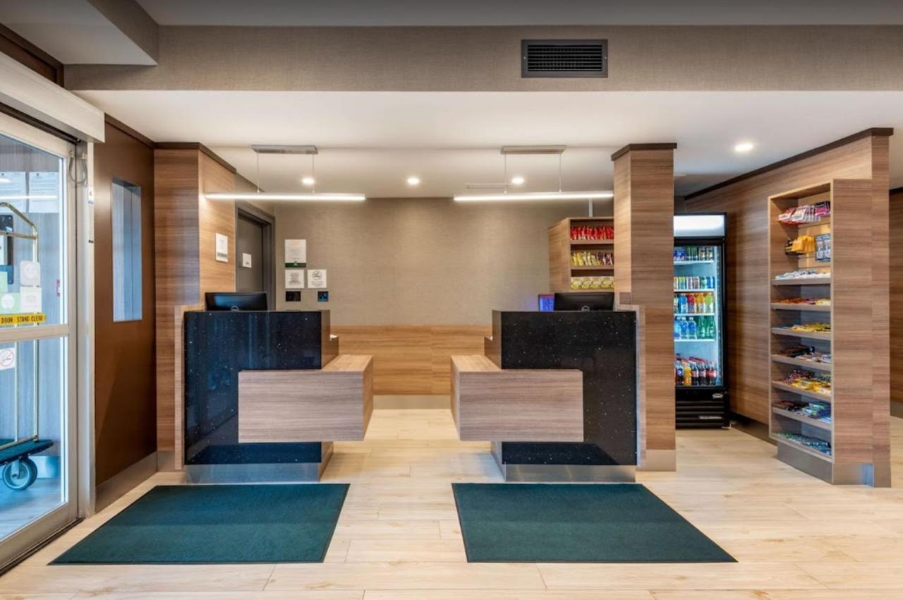 Quality Inn & Suites Oakville Zewnętrze zdjęcie
