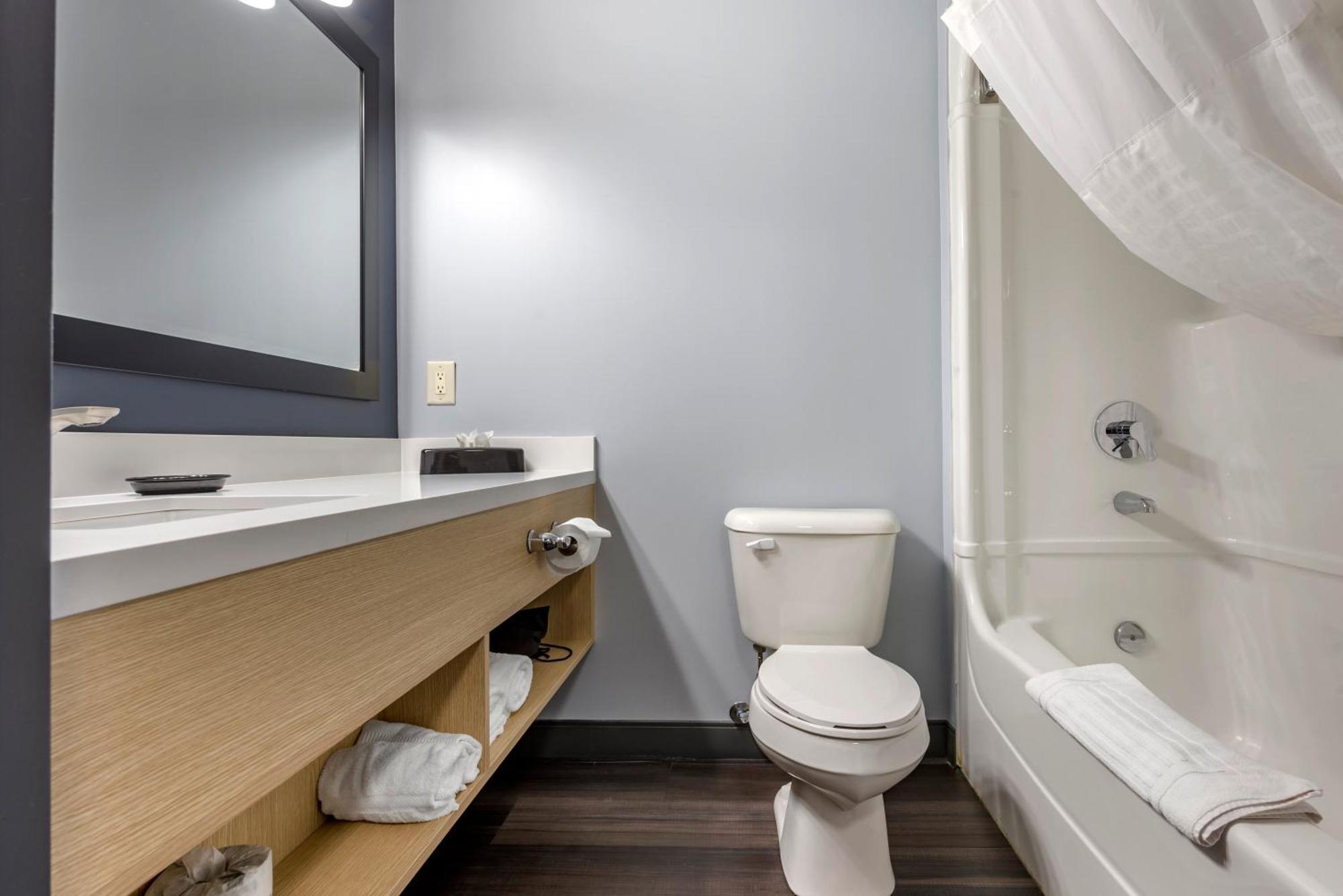 Quality Inn & Suites Oakville Pokój zdjęcie