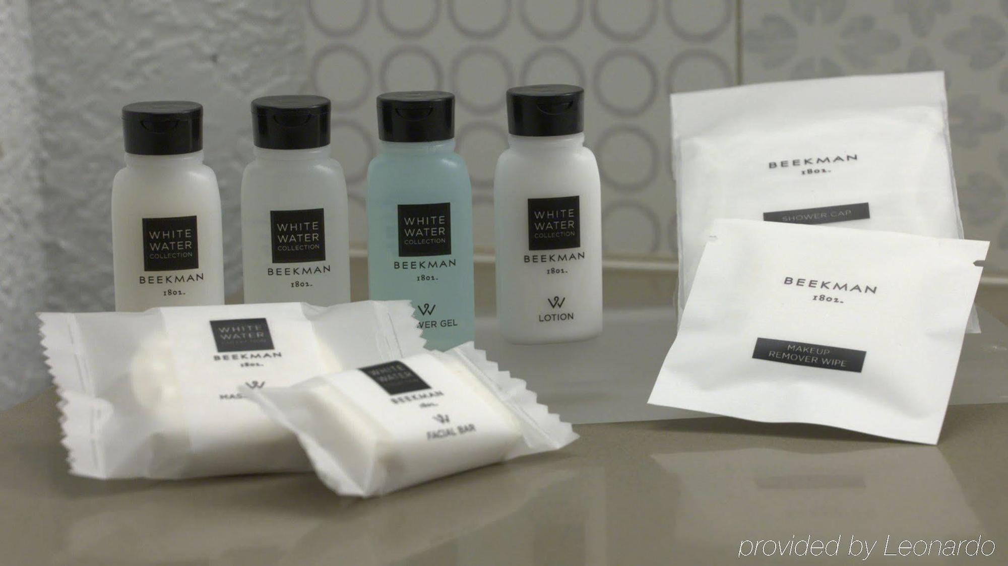 Quality Inn & Suites Oakville Zewnętrze zdjęcie