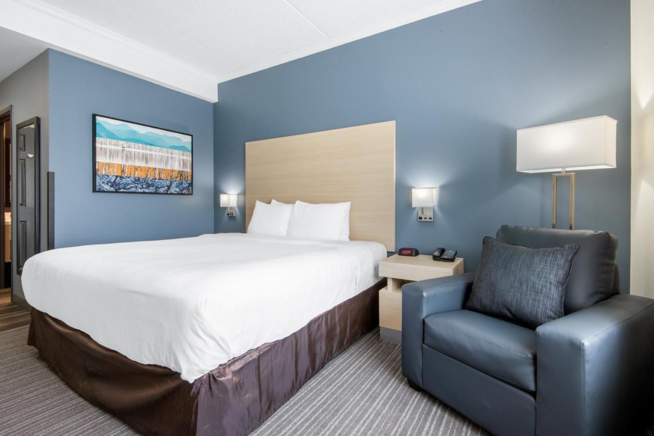 Quality Inn & Suites Oakville Zewnętrze zdjęcie