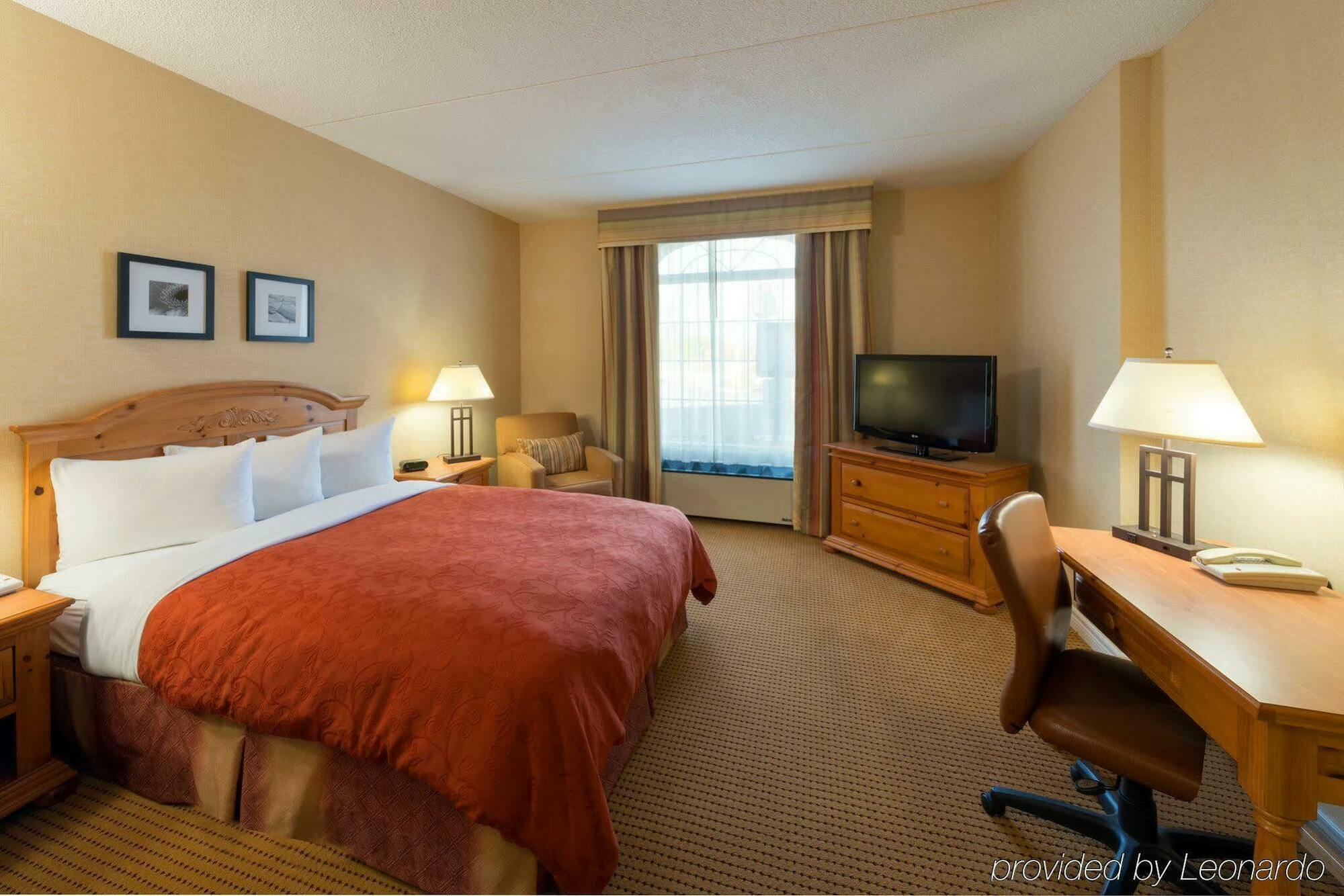 Quality Inn & Suites Oakville Zewnętrze zdjęcie