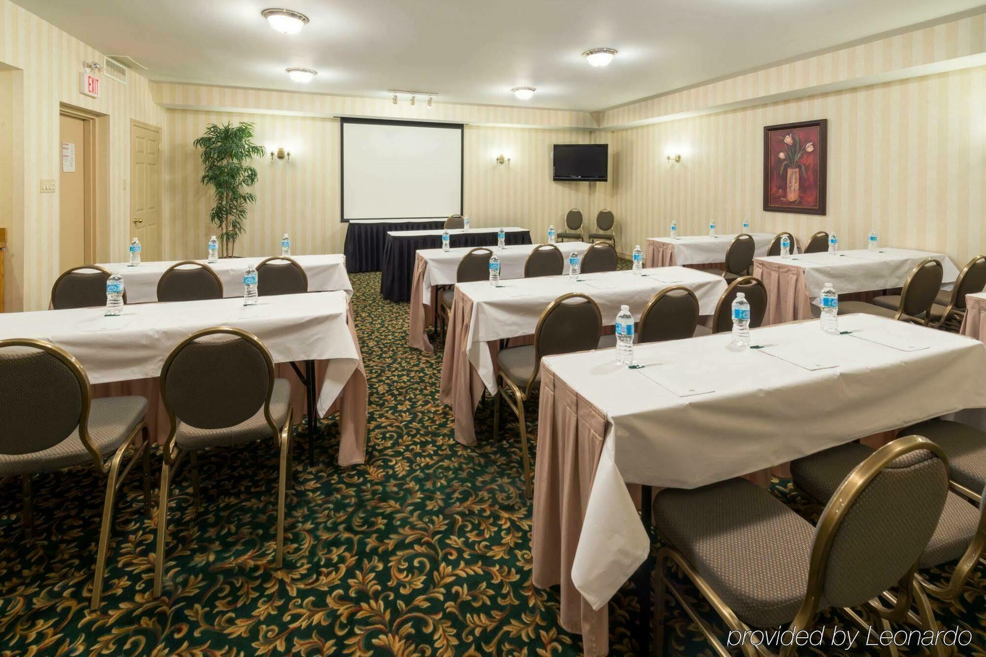 Quality Inn & Suites Oakville Zewnętrze zdjęcie